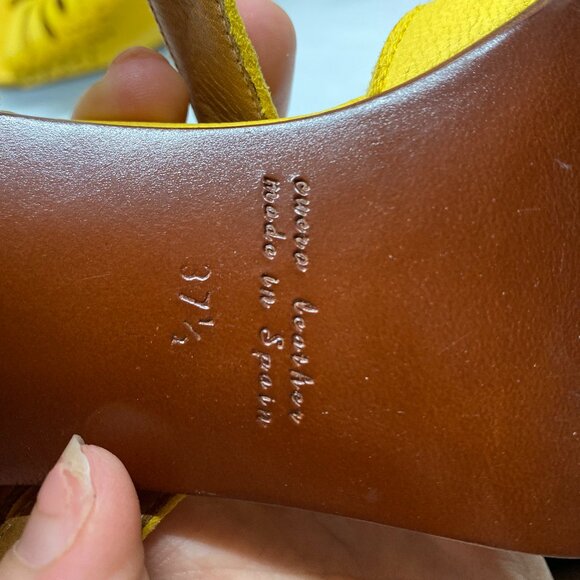 Chie Mihara Yellow Leather Sandals – Made in Spain – Size 37.5 (US 7-7.5) - Picture 4 of 8